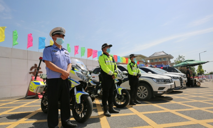 輕傷不下火線，民警連續(xù)8年堅(jiān)守高考安保工作崗